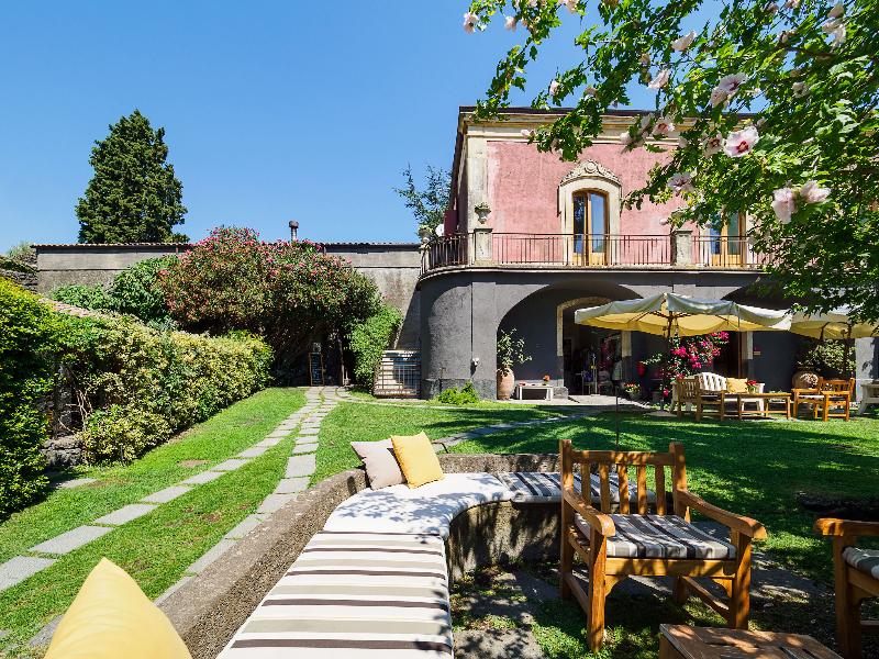 Monaci delle Terre Nere - Lobi