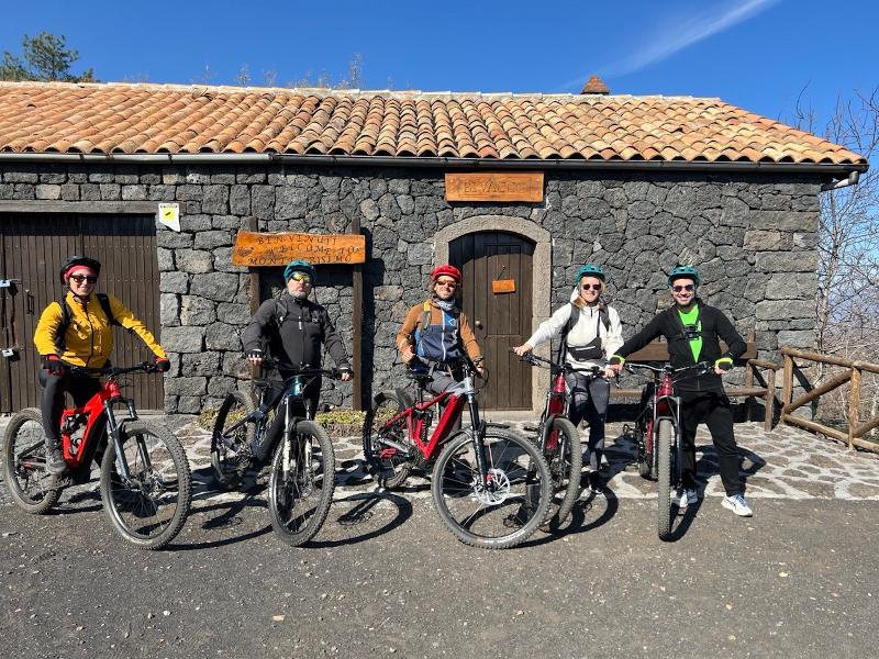 Monaci delle Terre Nere - Aktivite