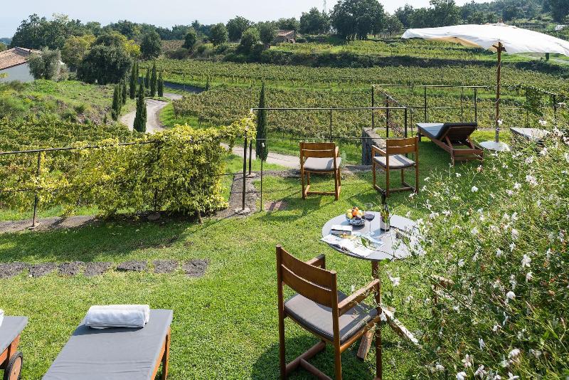 Monaci delle Terre Nere - Genel