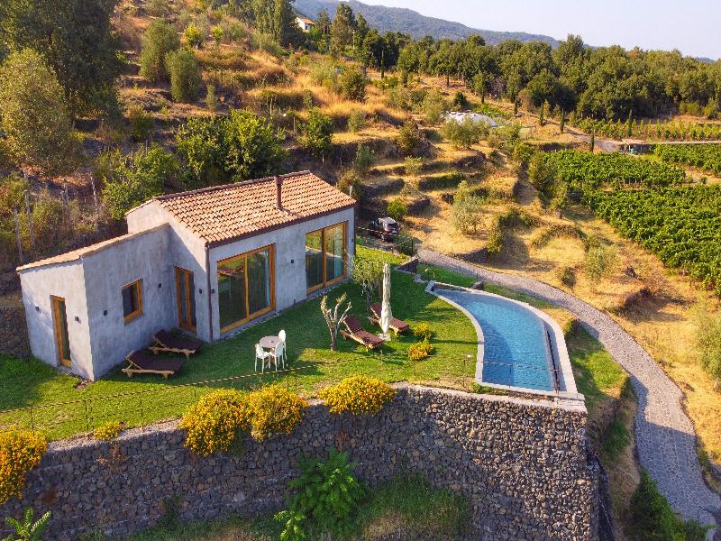 Monaci delle Terre Nere - Genel