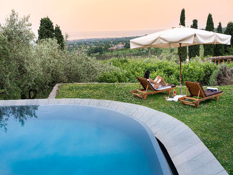 Monaci delle Terre Nere - Genel