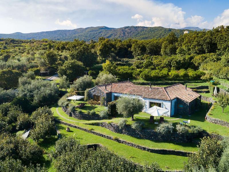 Monaci delle Terre Nere - Genel