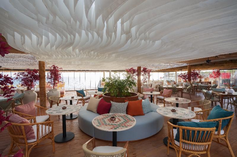Desert Rose - Bar