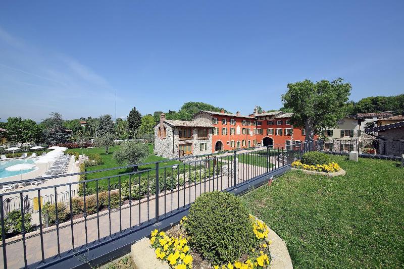 Residence Borgo Mondragon - Teras