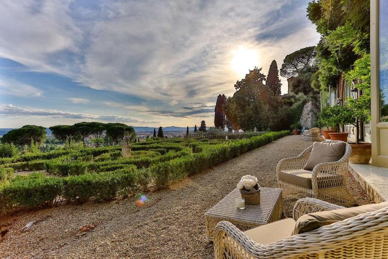 Villa Le Fontanelle - Residenza d'Epoca - Genel