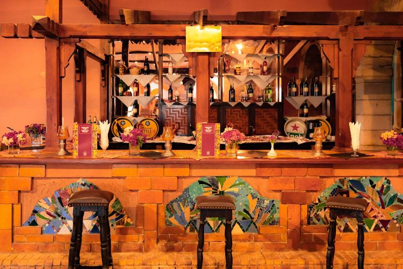 Basma Aswan - Bar