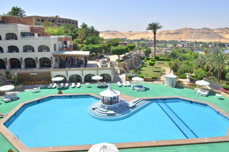 Basma Aswan - Havuz