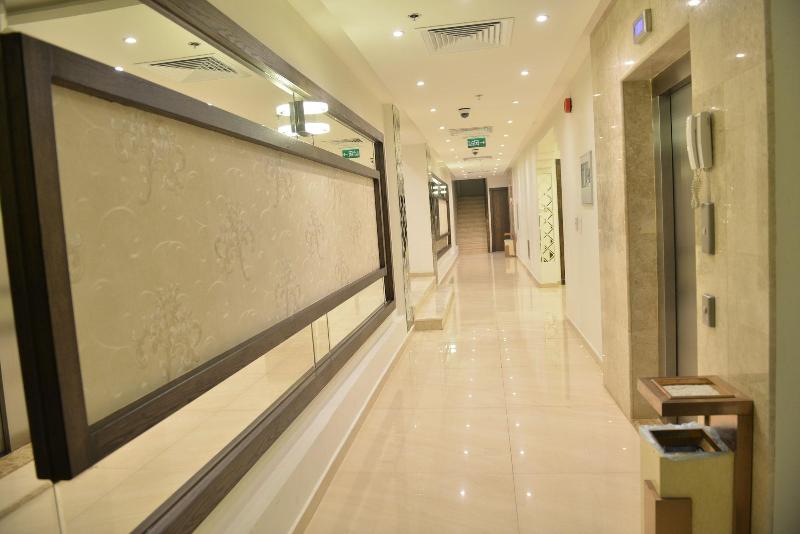 The First Tower Hotel Apartment - Lobi