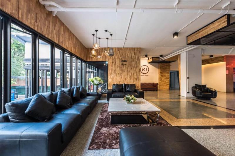 R1 Boutique Serviced Apartment - Lobi