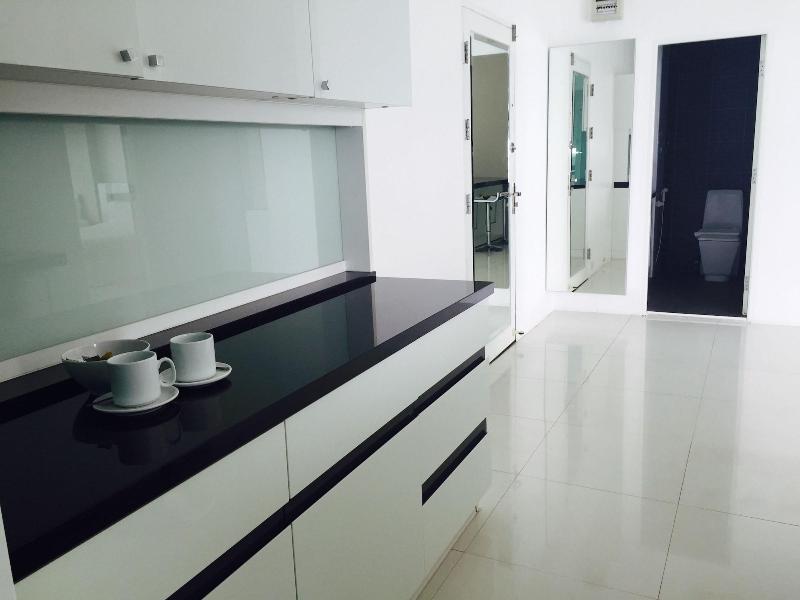 View Talay 6 Condominium by Honey - Oda