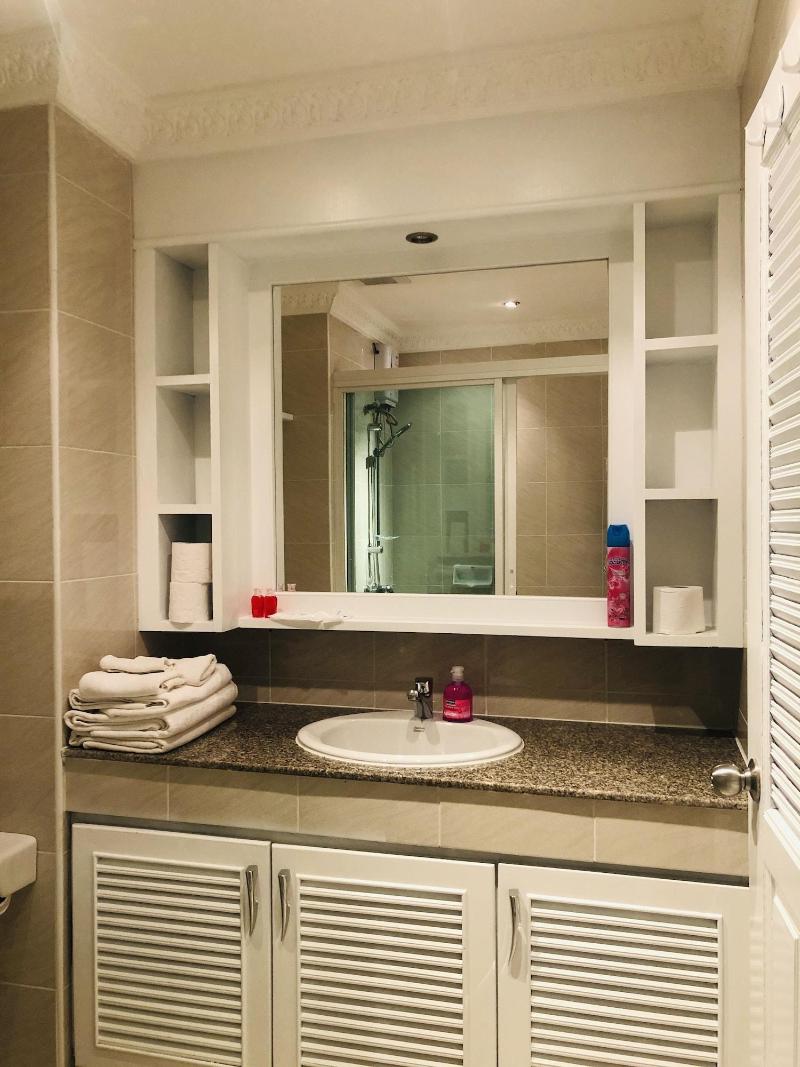 View Talay 6 Condominium by Honey - Oda