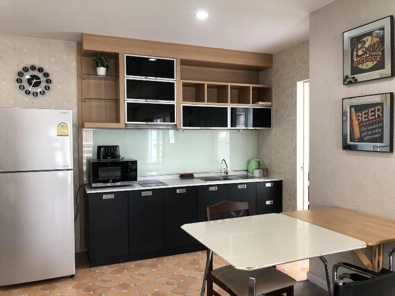 View Talay 6 Condominium by Honey - Oda