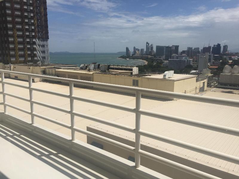 View Talay 6 Condominium by Honey - Oda