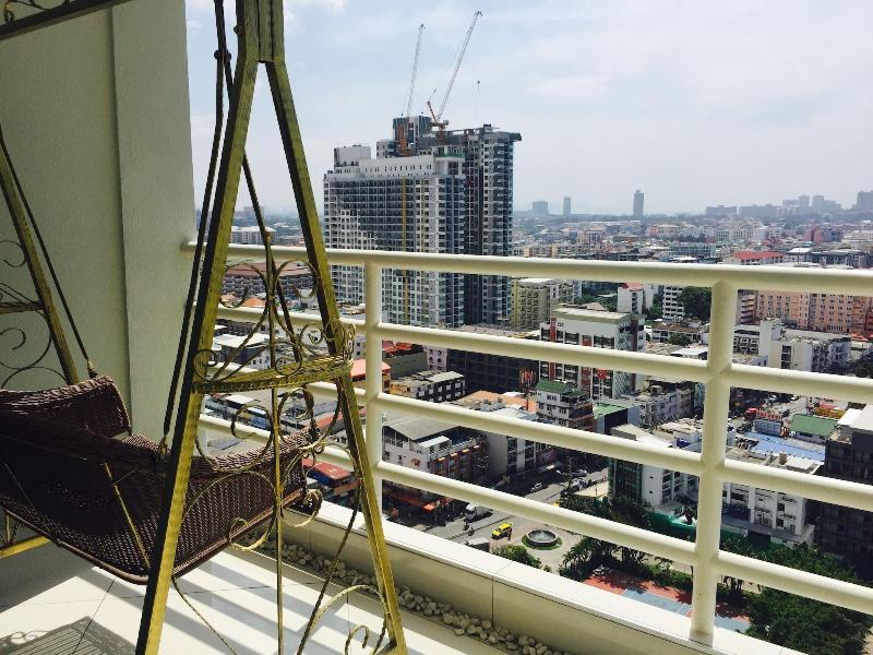 View Talay 6 Condominium by Honey - Oda