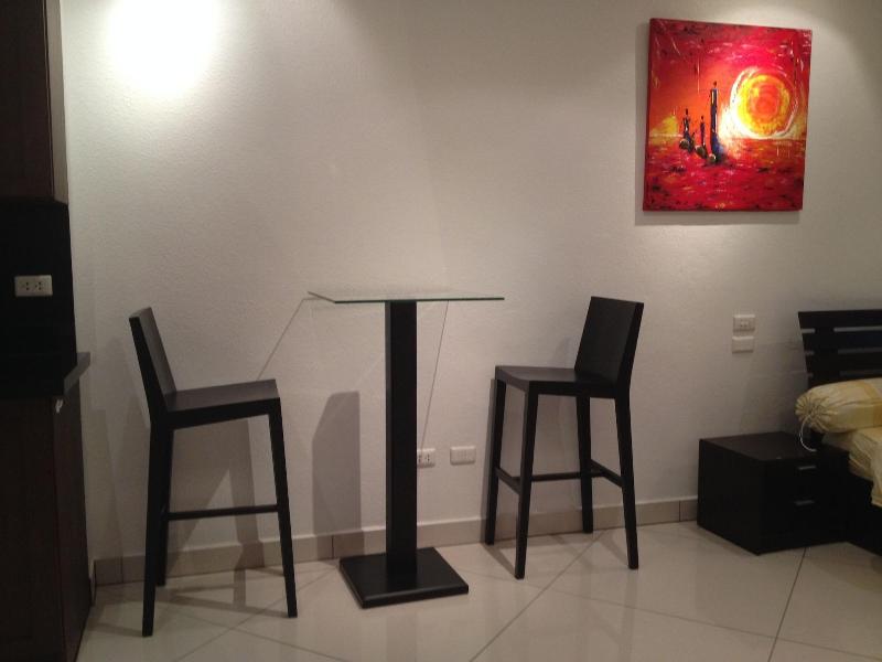 View Talay 6 Condominium by Honey - Oda