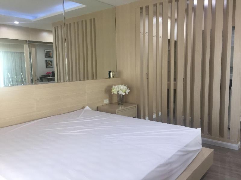 View Talay 6 Condominium by Honey - Oda