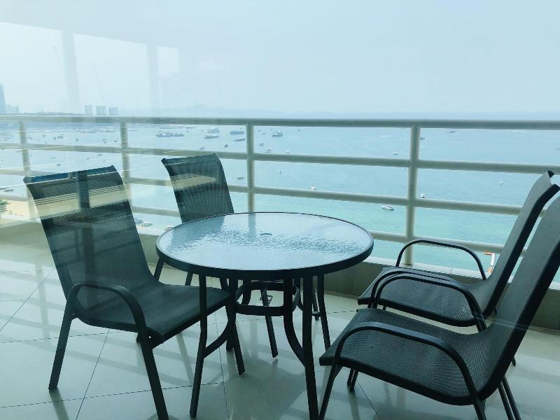 View Talay 6 Condominium by Honey - Oda
