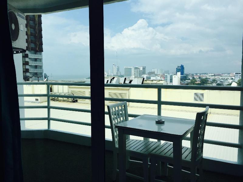 View Talay 6 Condominium by Honey - Oda