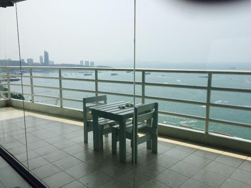 View Talay 6 Condominium by Honey - Oda