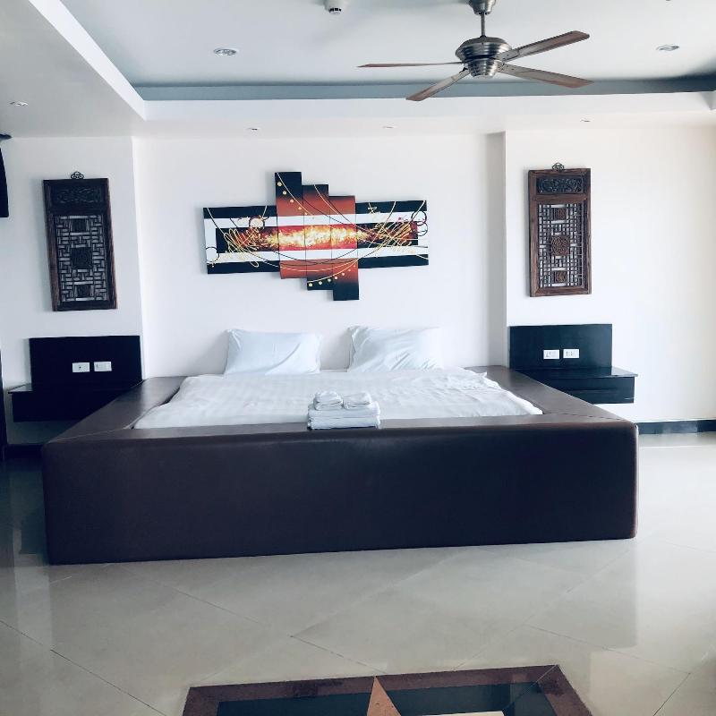 View Talay 6 Condominium by Honey - Oda