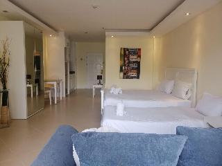 View Talay 6 Condominium by Honey fotoÄŸrafÄ±