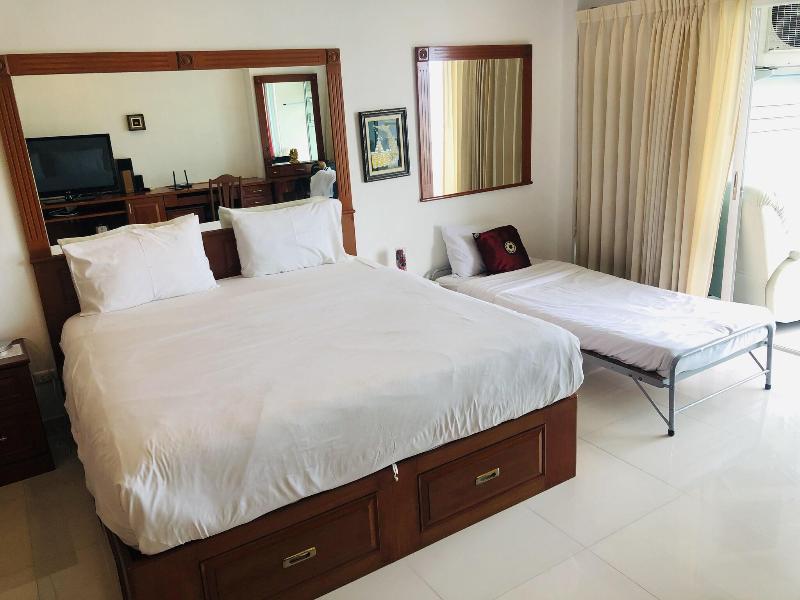View Talay 6 Condominium by Honey - Oda