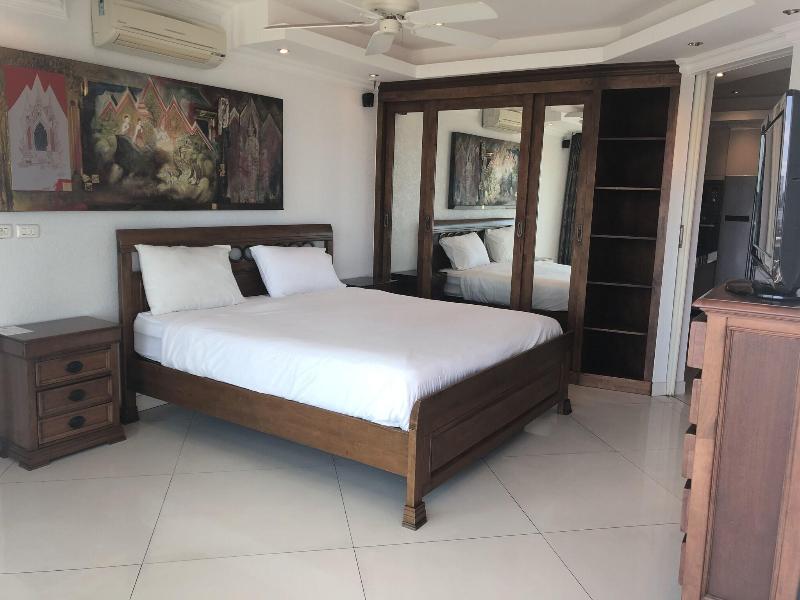 View Talay 6 Condominium by Honey - Oda