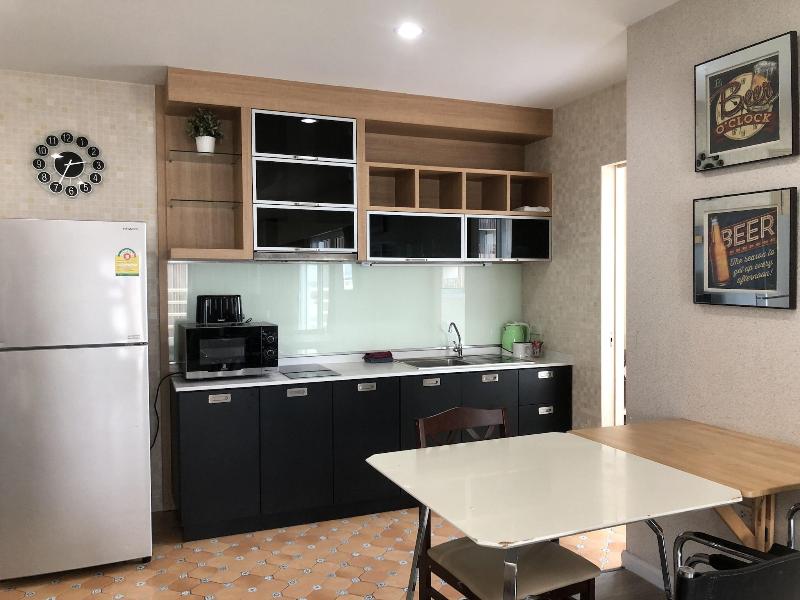 View Talay 6 Condominium by Honey - Oda