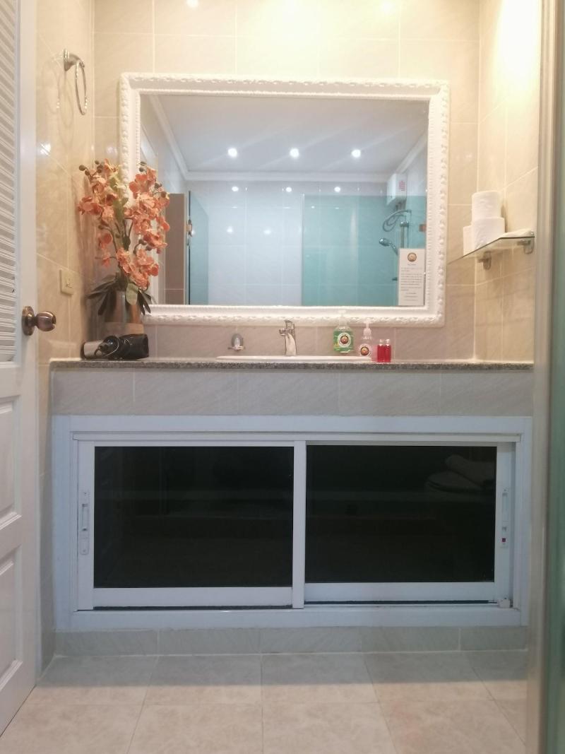 View Talay 6 Condominium by Honey - Oda