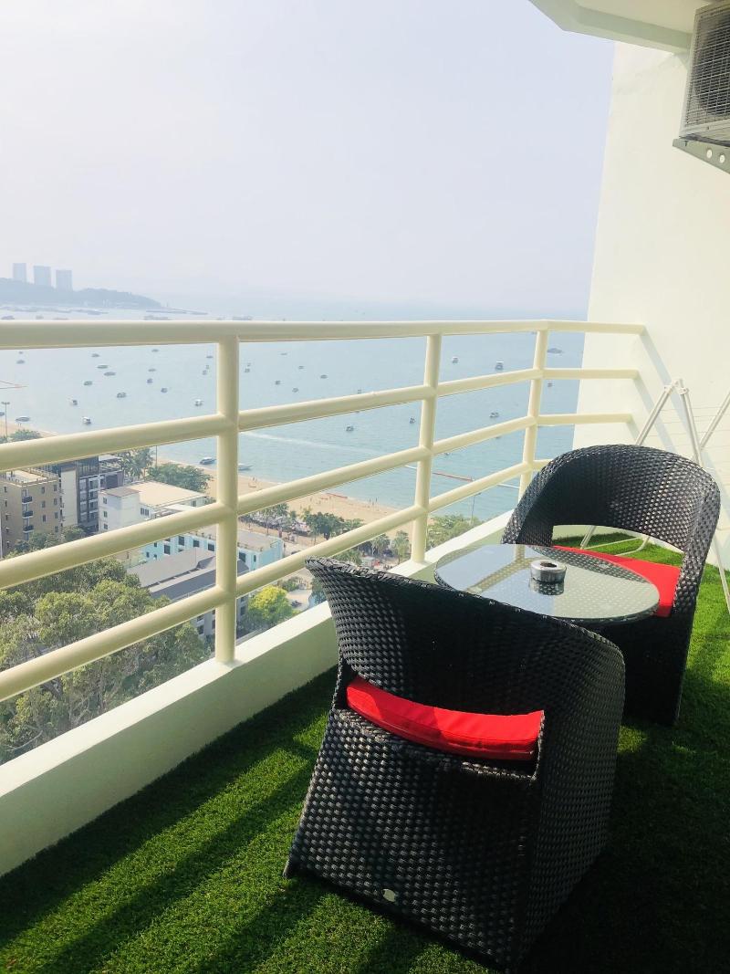 View Talay 6 Condominium by Honey - Oda
