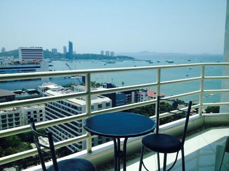 View Talay 6 Condominium by Honey - Oda