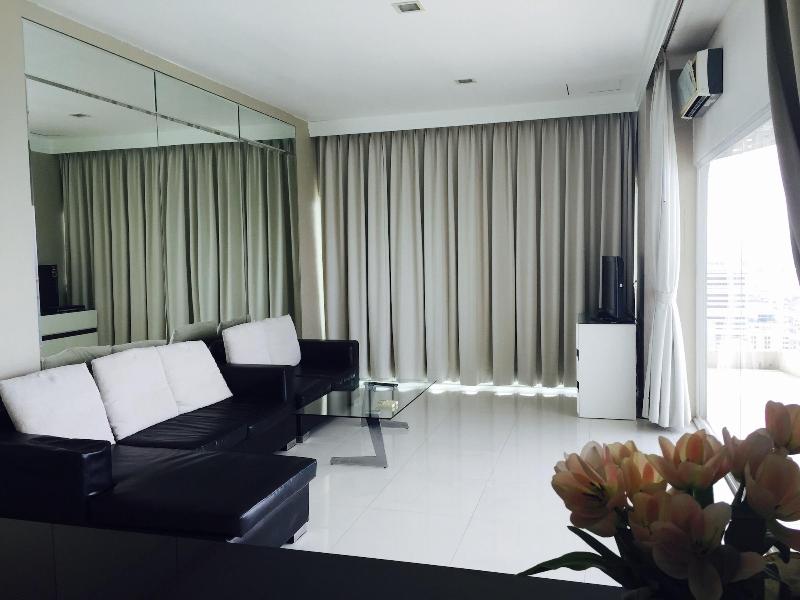 View Talay 6 Condominium by Honey - Oda