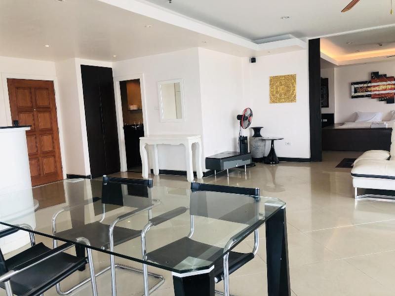 View Talay 6 Condominium by Honey - Oda