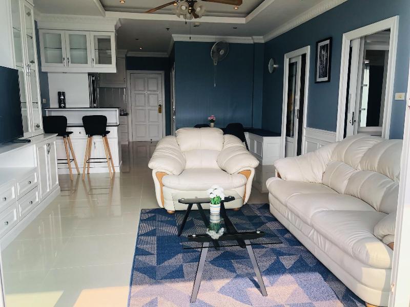 View Talay 6 Condominium by Honey - Oda