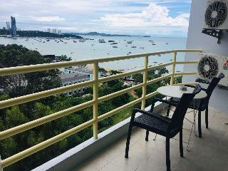 View Talay 6 Condominium by Honey fotoÄŸrafÄ±