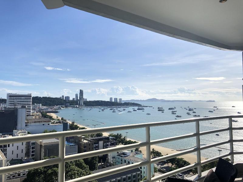 View Talay 6 Condominium by Honey - Oda
