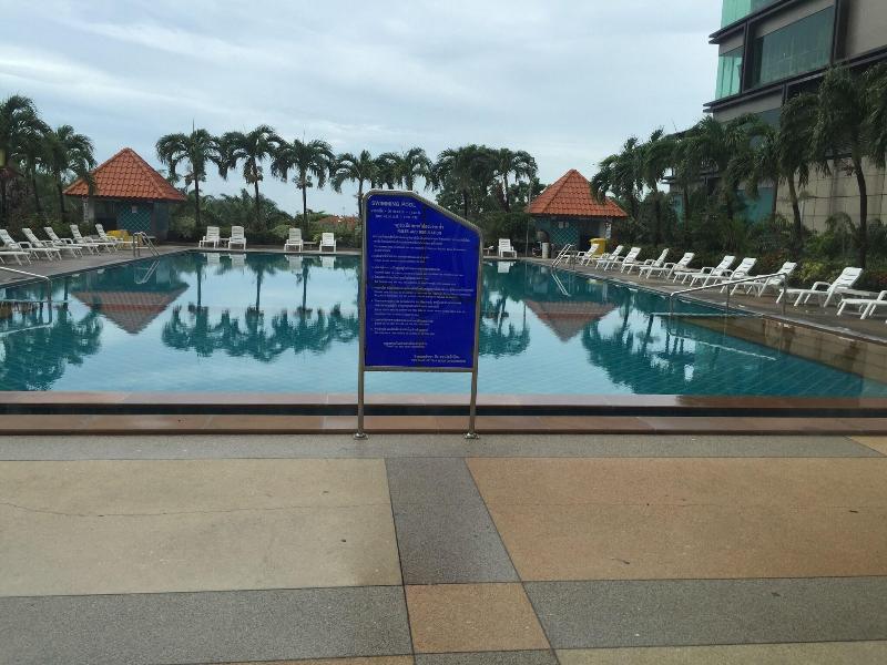 View Talay 6 Condominium by Honey - Havuz