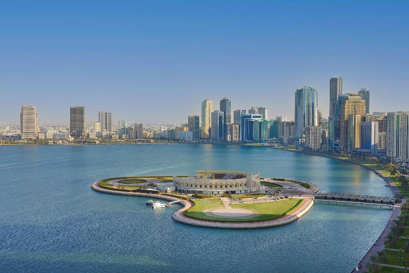 DoubleTree by Hilton Sharjah Waterfront Hotel & Re - Genel