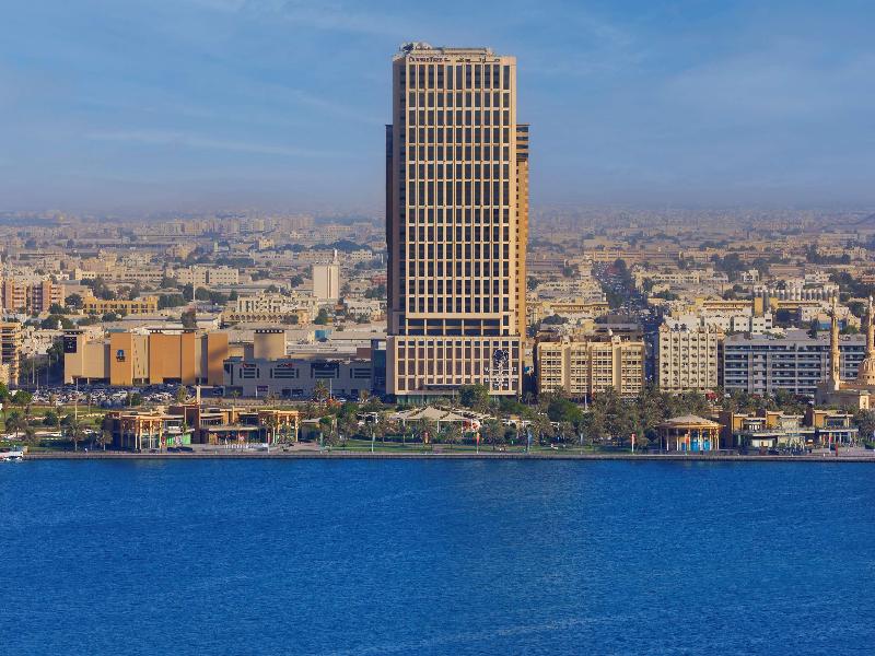 DoubleTree by Hilton Sharjah Waterfront Hotel & Re - Genel