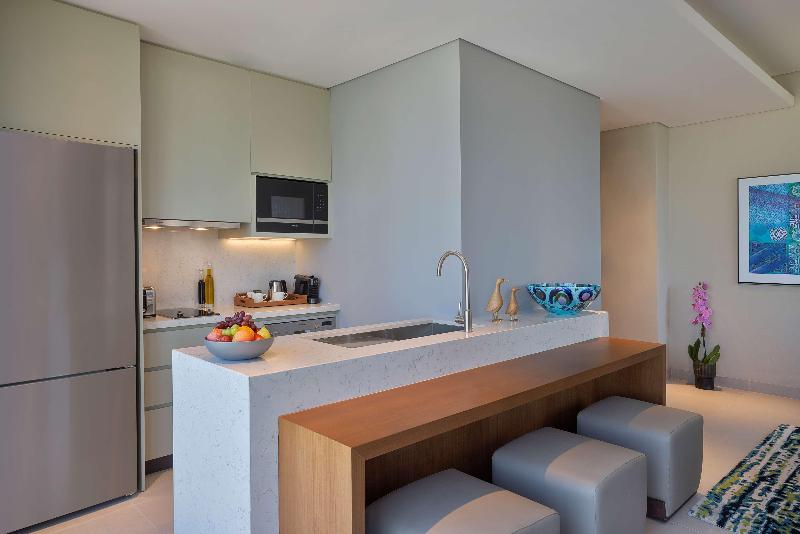 DoubleTree by Hilton Sharjah Waterfront Hotel & Re - Oda