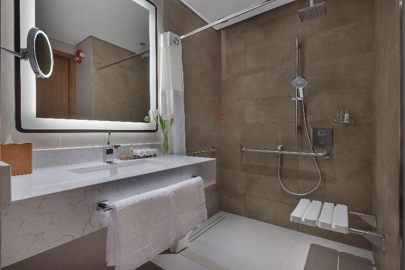 DoubleTree by Hilton Sharjah Waterfront Hotel & Re - Oda