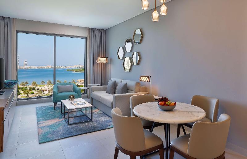 DoubleTree by Hilton Sharjah Waterfront Hotel & Re - Oda