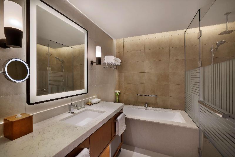 DoubleTree by Hilton Sharjah Waterfront Hotel & Re - Oda