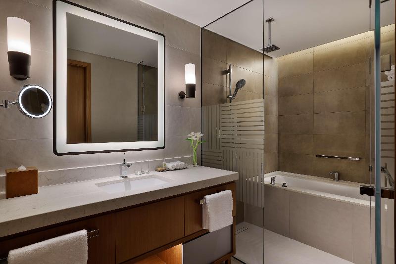 DoubleTree by Hilton Sharjah Waterfront Hotel & Re - Oda