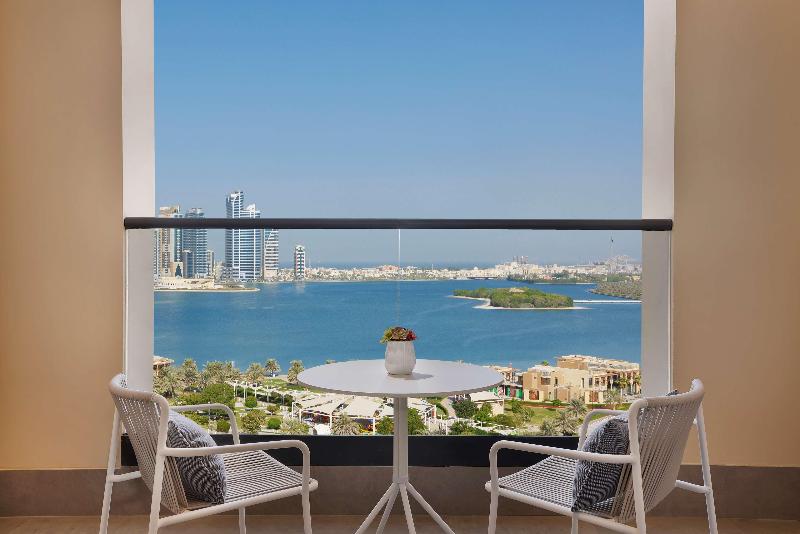 DoubleTree by Hilton Sharjah Waterfront Hotel & Re - Oda