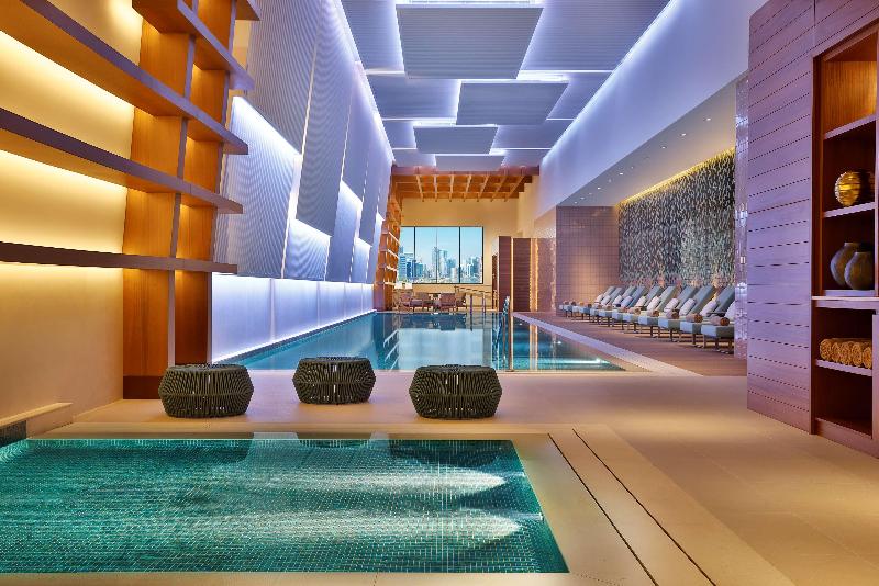 DoubleTree by Hilton Sharjah Waterfront Hotel & Re - Havuz