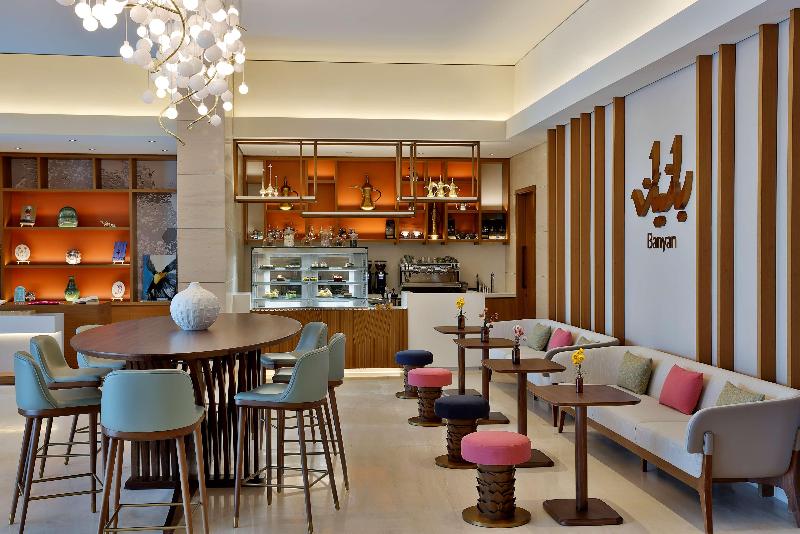 DoubleTree by Hilton Sharjah Waterfront Hotel & Re - Restoran