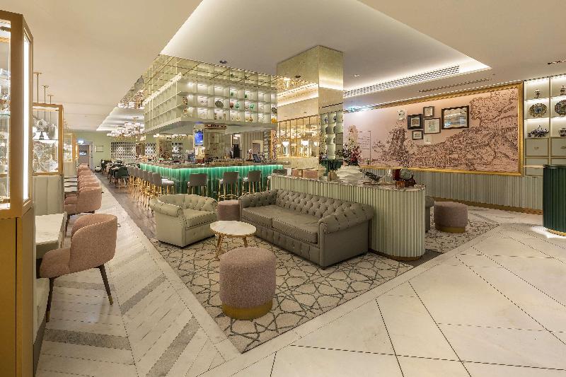 The Emerald House Lisbon, Curio Collection by Hilt - Bar