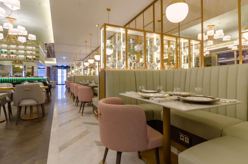 The Emerald House Lisbon, Curio Collection by Hilt - Bar