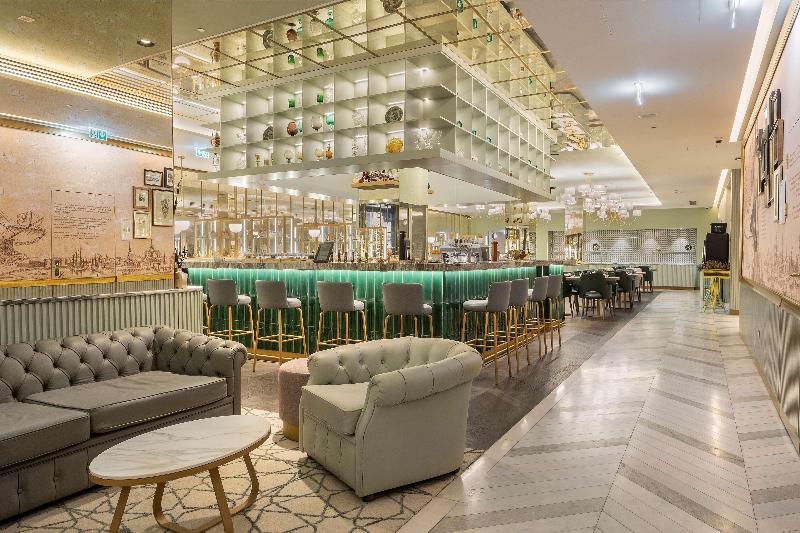 The Emerald House Lisbon, Curio Collection by Hilt - Bar
